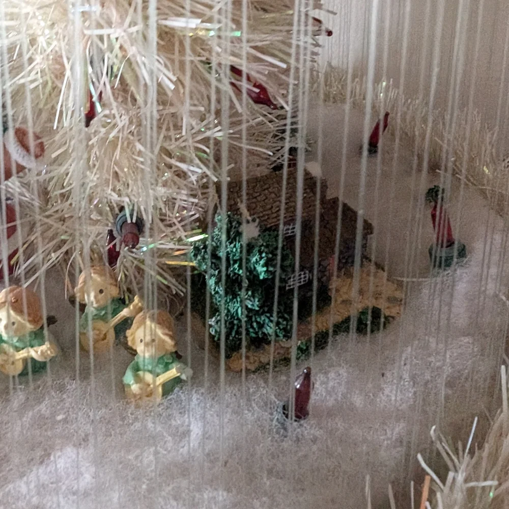 Vintage Tabletop Christmas Tree Gold/Beige Tinsel Garland Retro Santa Claus